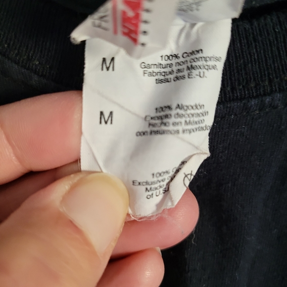 "I Know How" T-shirt - Picture 6 of 6